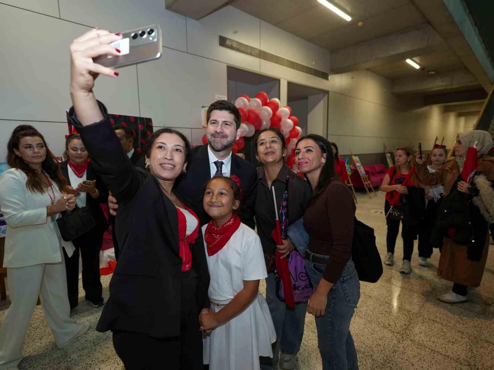 Cumhuriyet Bayramı Tarsus’ta öğrencilerin gösterileriyle kutlandı