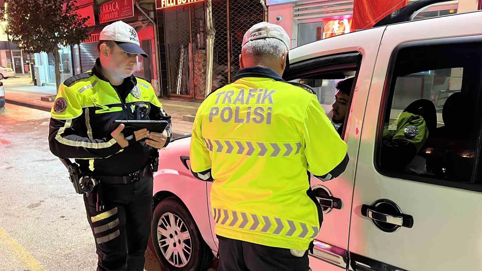 Çorum’da 49 araç ve sürücüsüne toplam 135 bin TL ceza