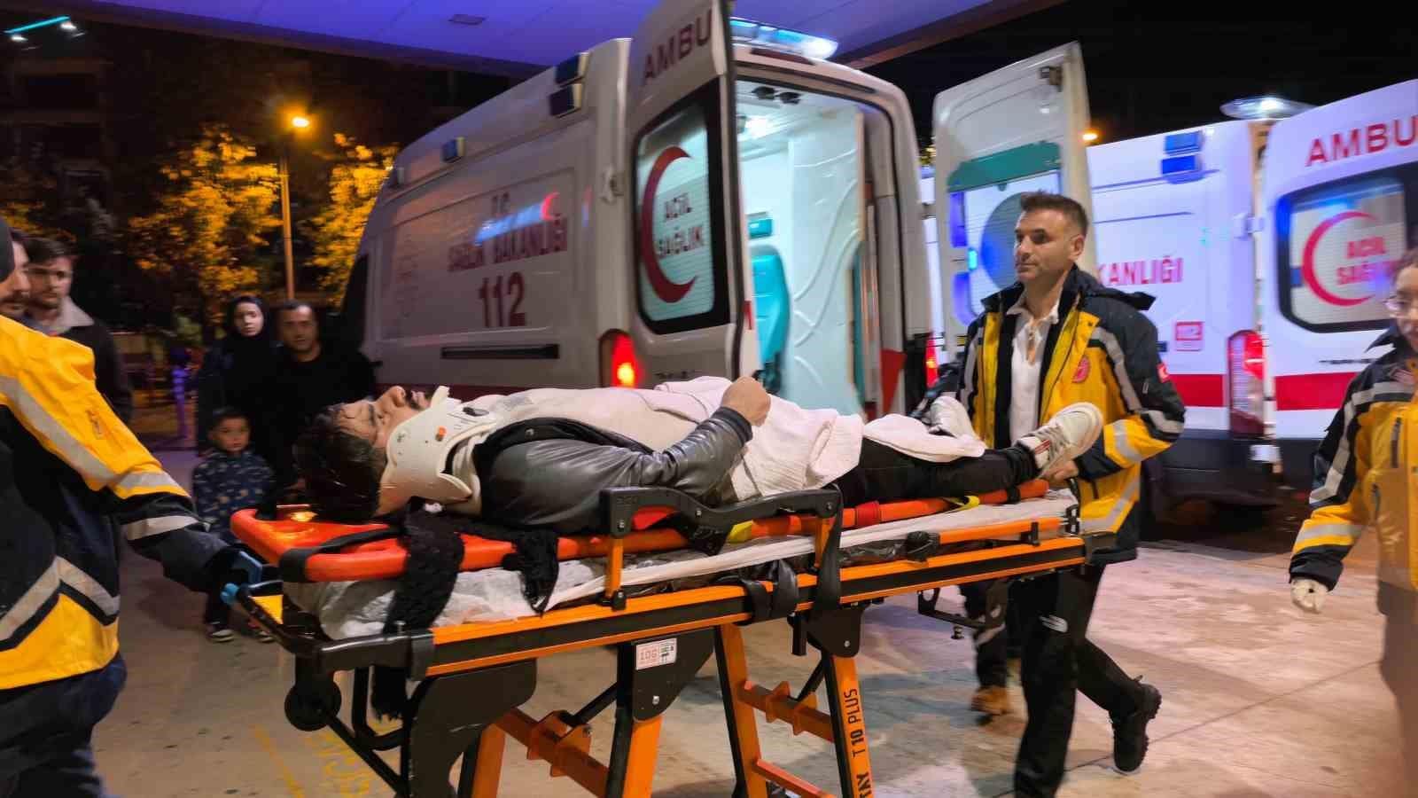 İnegöl’de otomobille motosiklet çarpıştı: 2 kardeş yaralandı