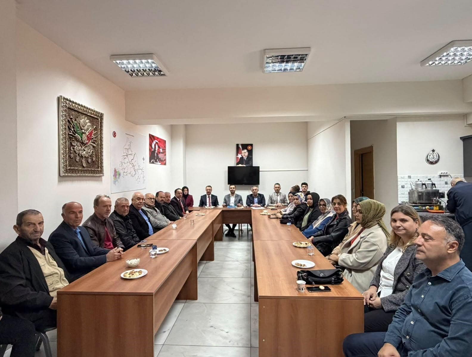 AK Parti Bilecik teşkilatı 5 ilçede sahaya yönelik çalışmaları masaya yatırdı