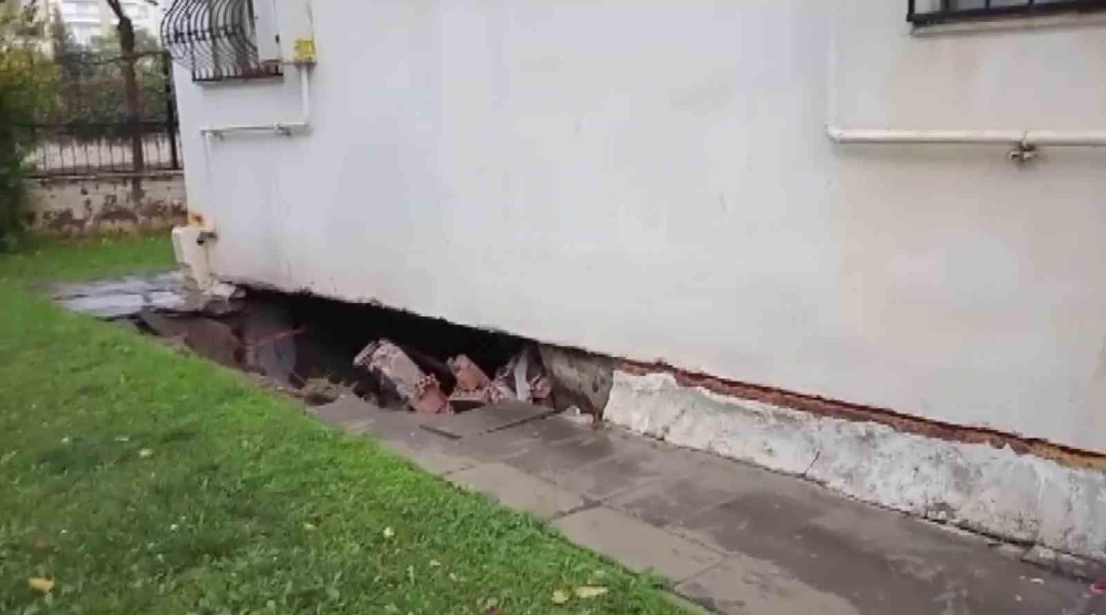 Diyarbakır’da sağanak nedeni ile bir mahalle sular altında kaldı