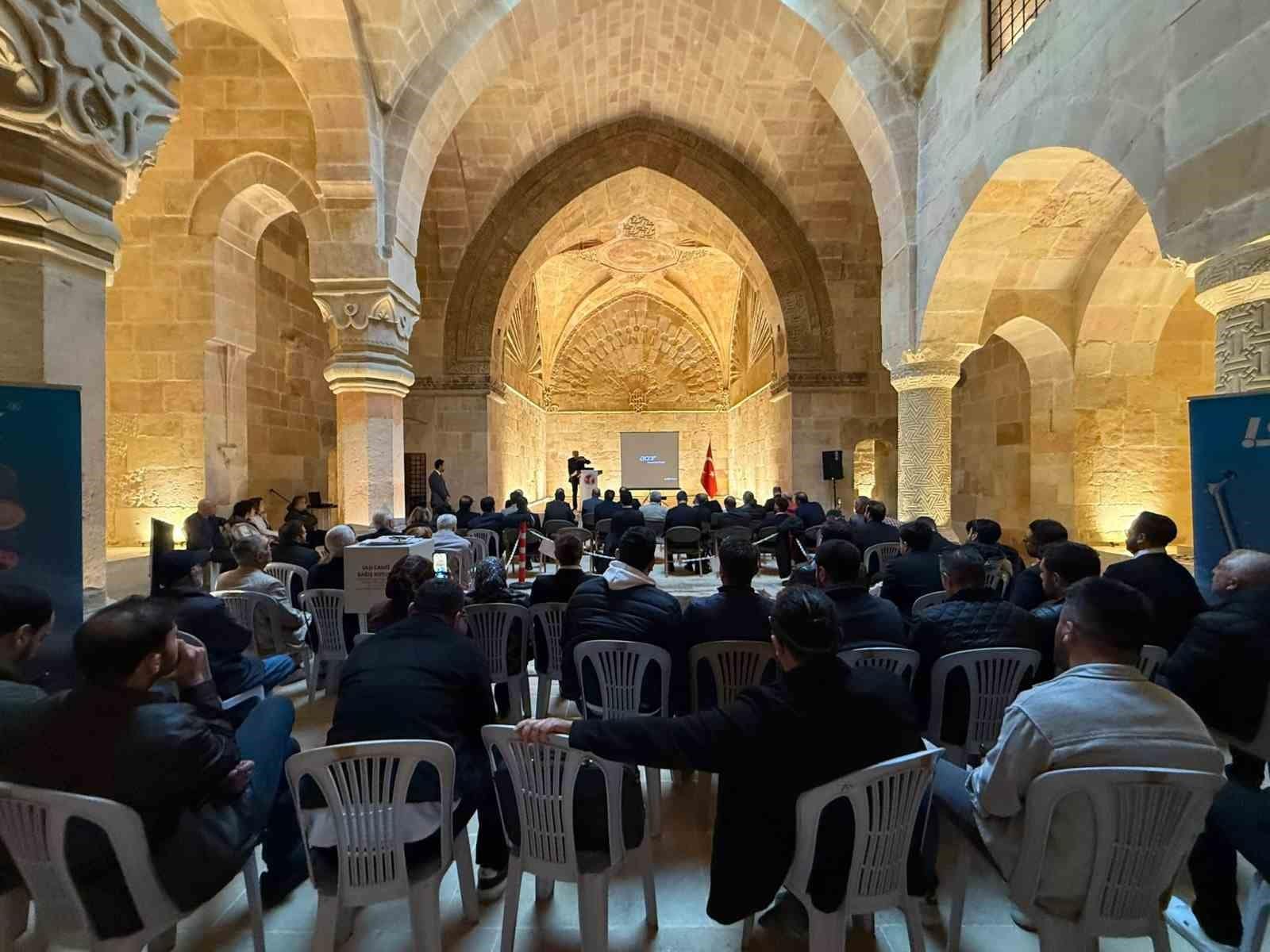 Sekiz asırlık şifahanede bilimsel sağlık toplantısı gerçekleştirildi