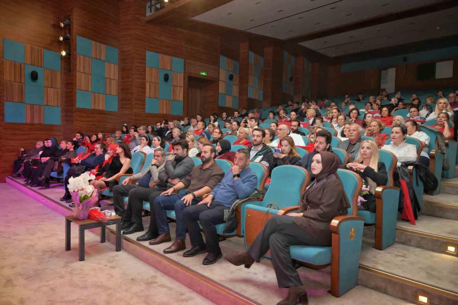 Esenyurt’ta Cumhuriyet coşkusu Türk müziğiyle taçlandı