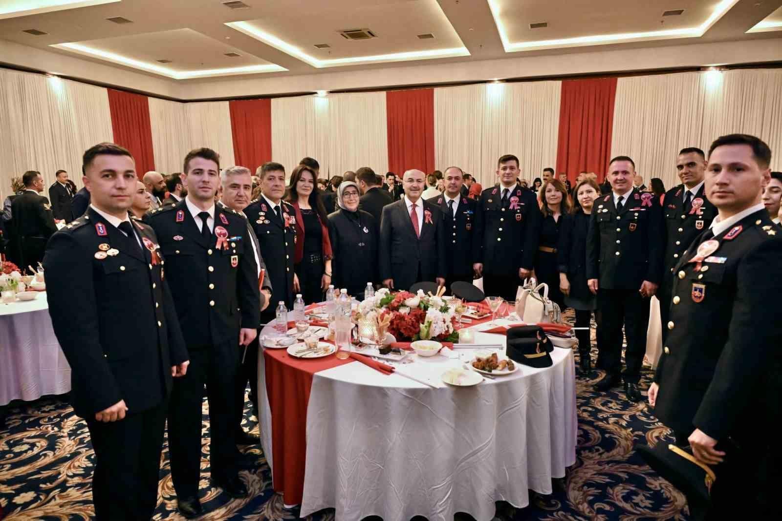 Vali Köşger; "İstikbalde daha iddialı bir Türkiye hedefiyle yürüyeceğiz"