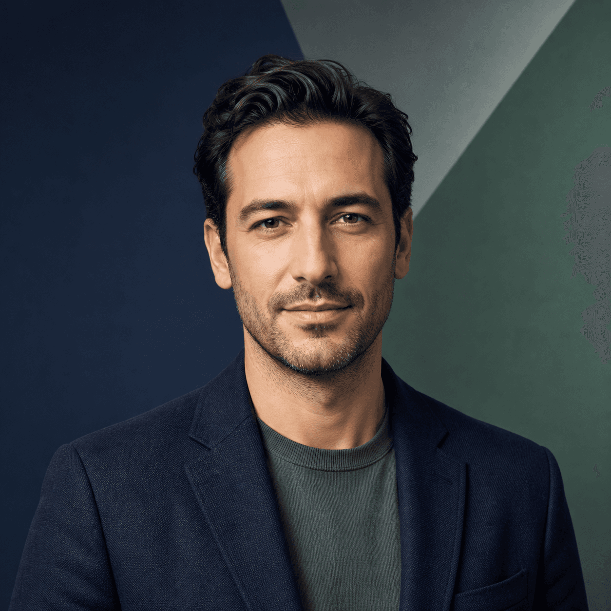 Aras Demir, Ekonomi Yazarı