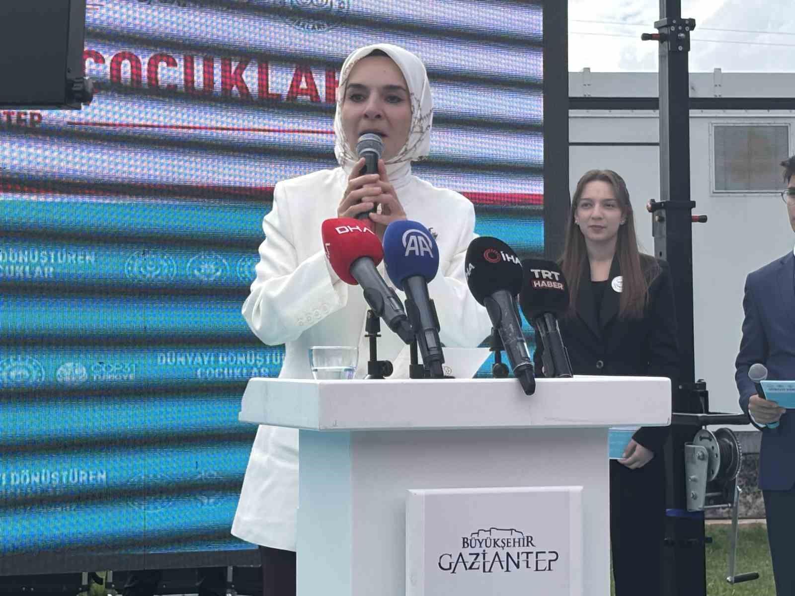 Bakan Göktaş: "Yarının Türkiye’sini siz çocuklarla beraber inşa edeceğiz"