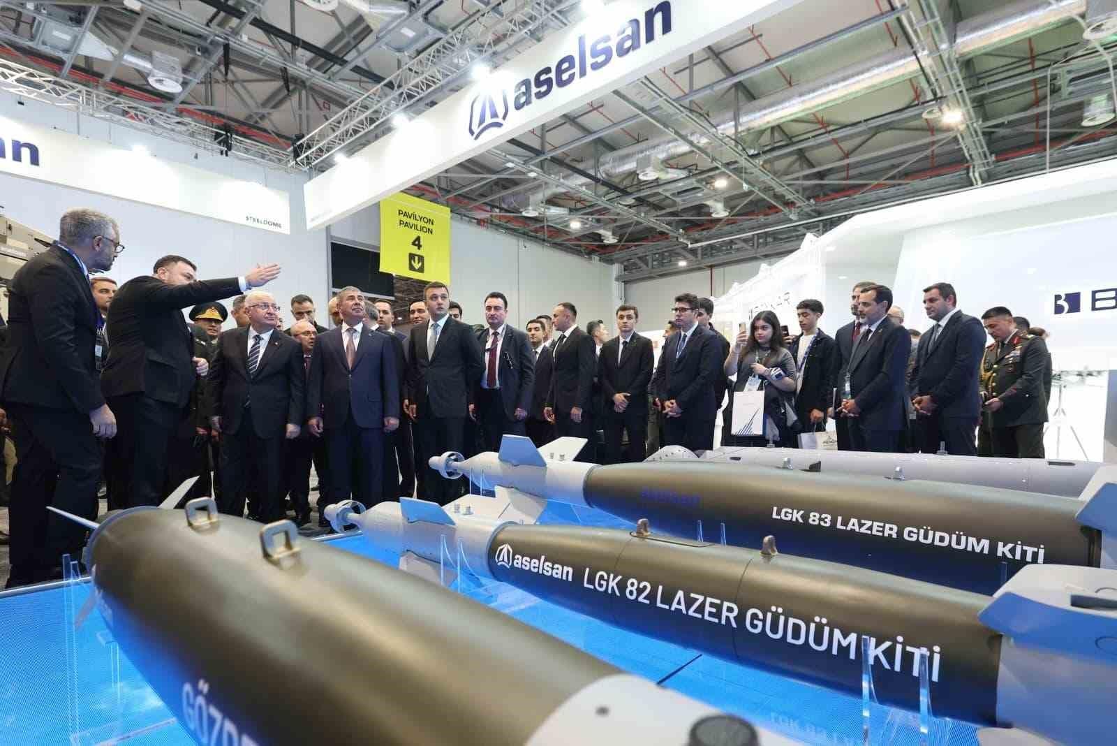 Milli Savunma Bakanı Güler Azerbaycan Uluslararası Savunma Fuarı’nı ziyaret etti