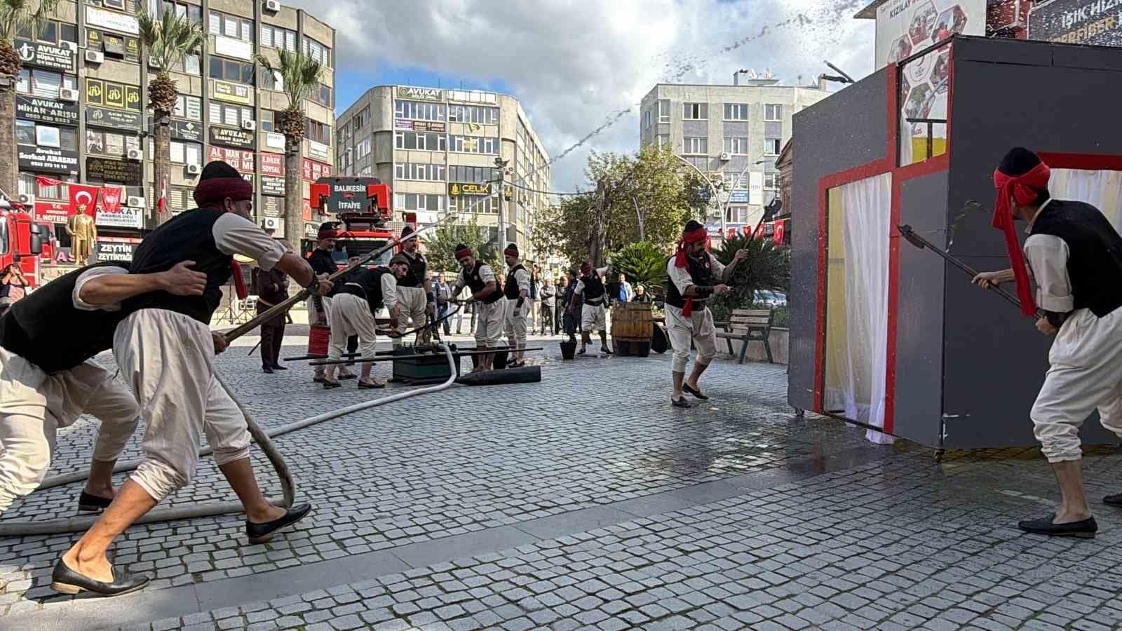 Balıkesir İtfaiyesi, itfaiye teşkilanın kuruluşunun 306. yılını Edremit’te kutladı