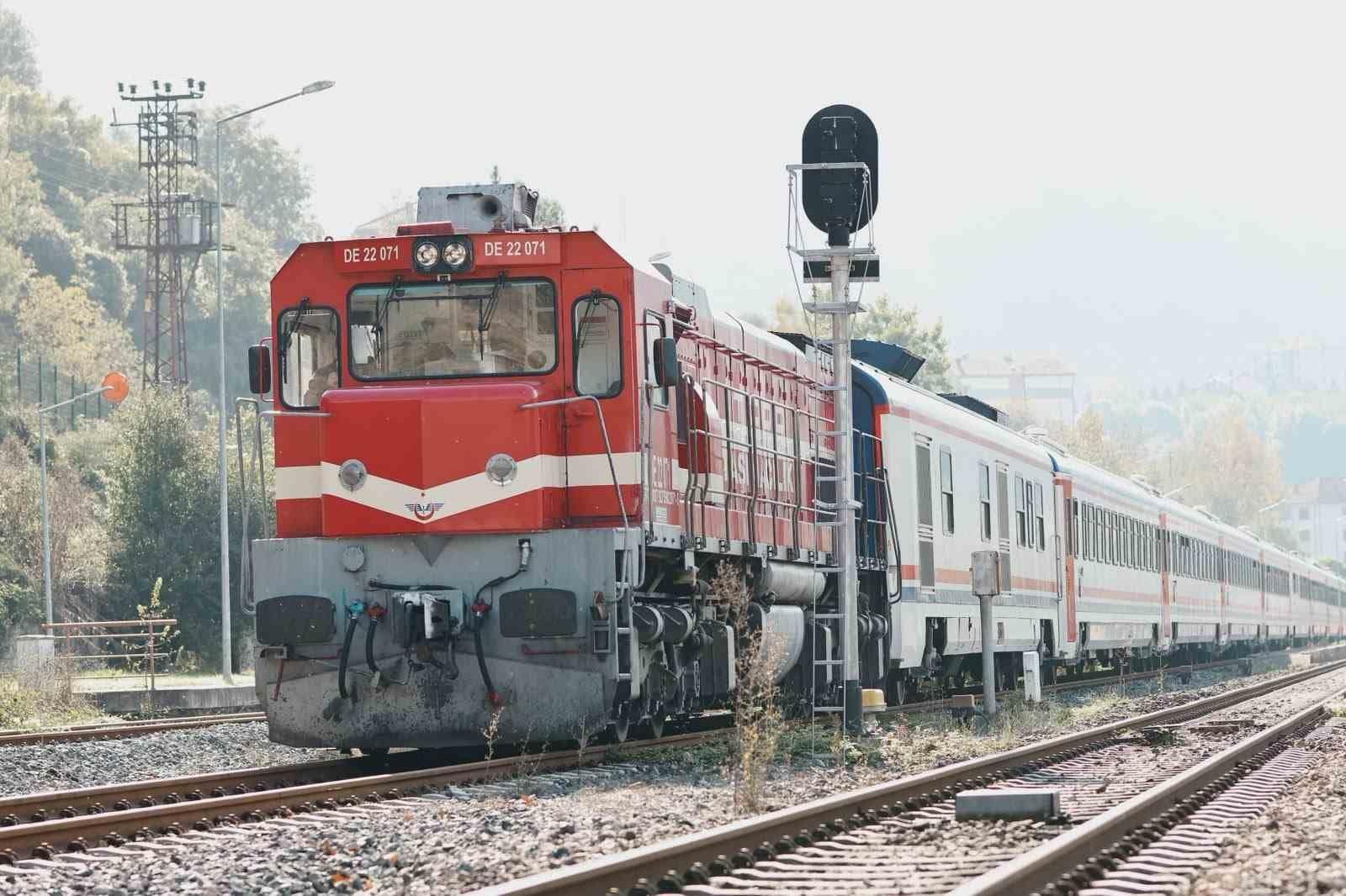 Turistik Karaelmas Ekspresi yolcuları Yenice’de