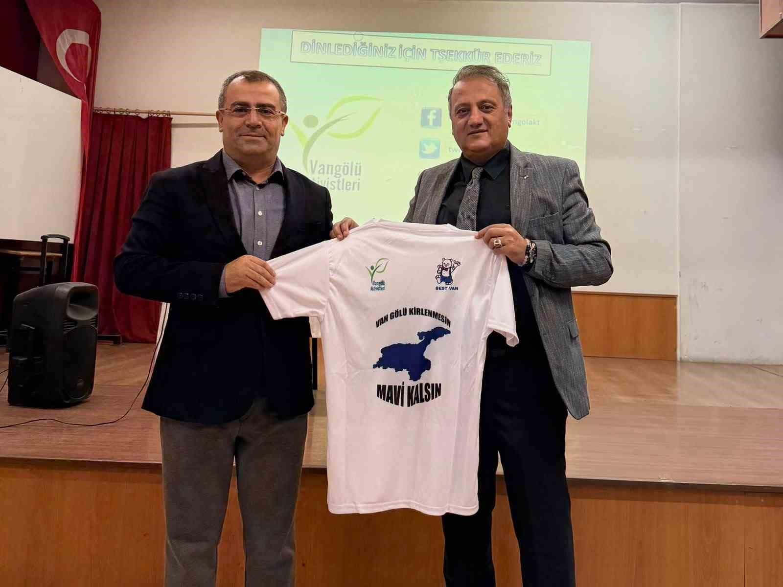 Van Gölü’nün korunması okul sıralarına taşındı