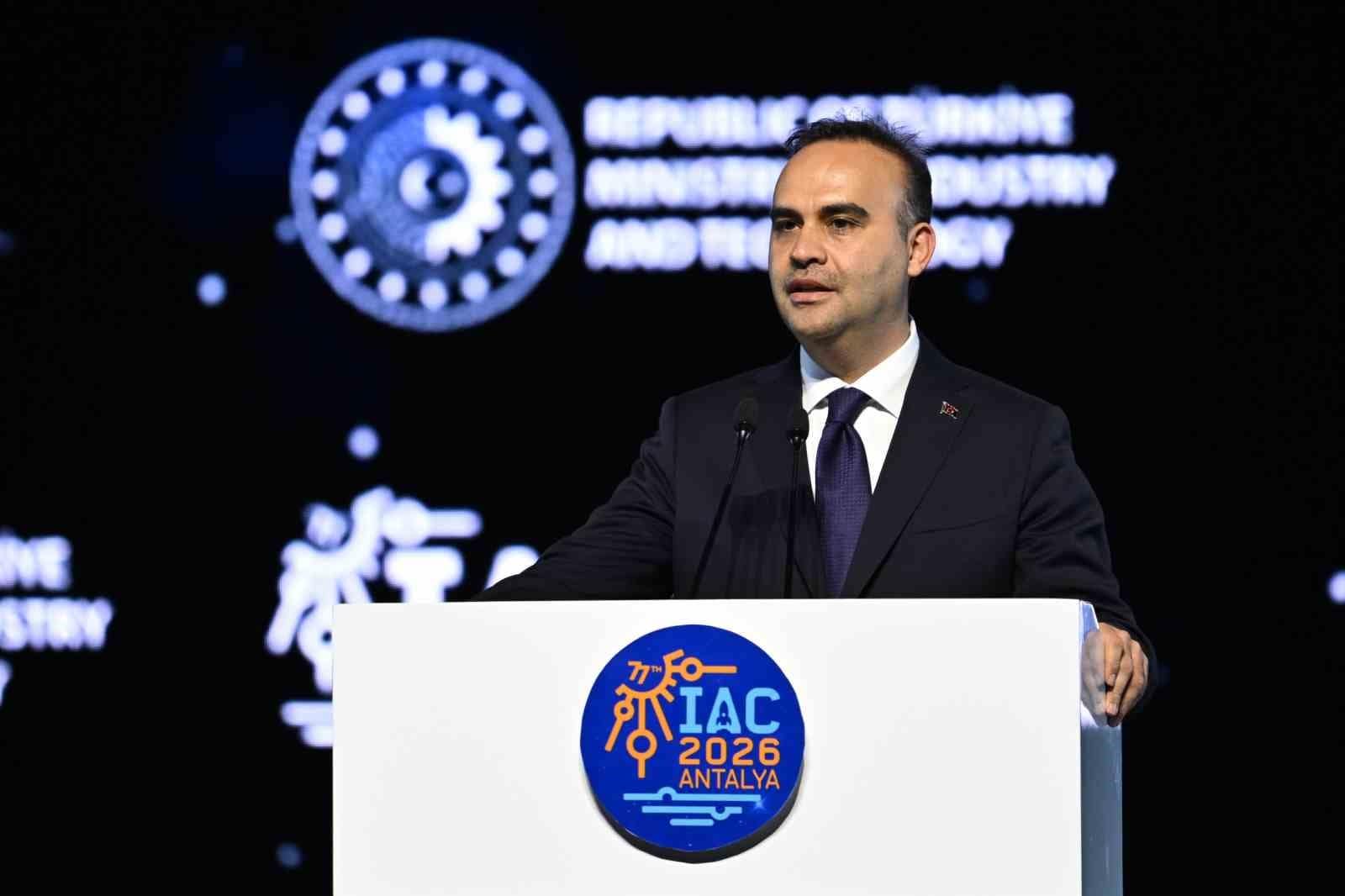 Bakan Kacır’dan Antalya’da uzay diplomasisi