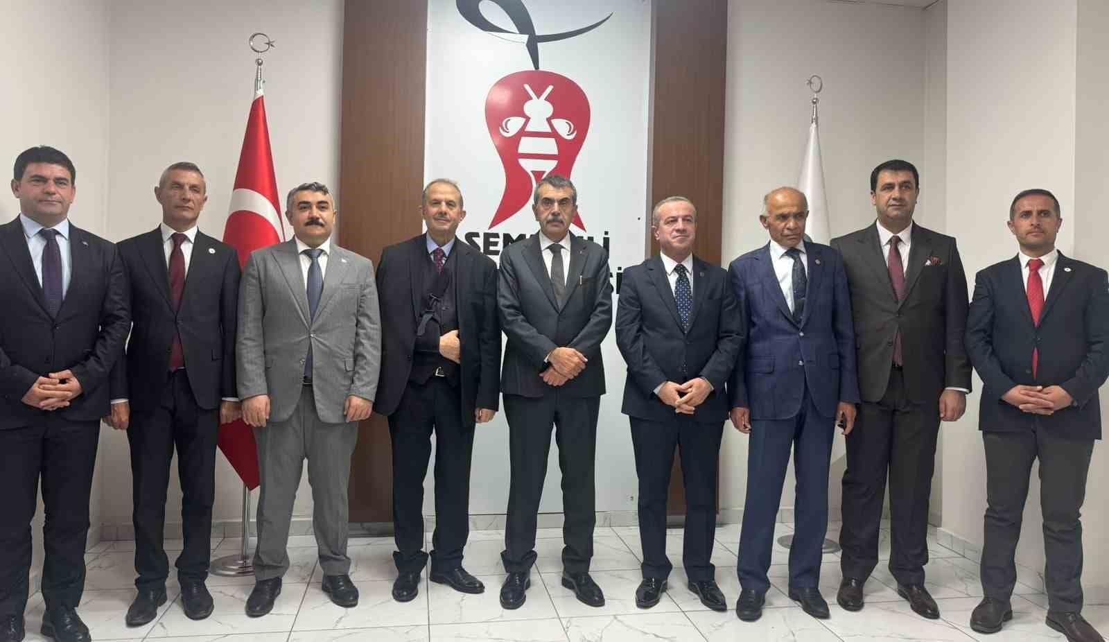 Bakan Tekin: "Sınıf ve öğretmen sayısını 3 katına çıkardık"