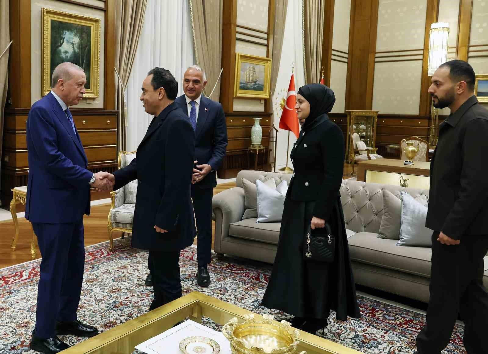 Cumhurbaşkanı Erdoğan, Filistinli Hind Rajab’ın ailesini kabul etti