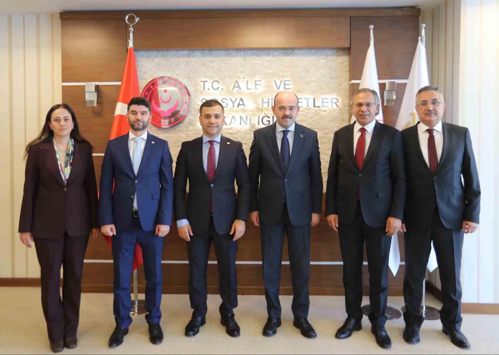 Bakan Göktaş: "TMTF ile imzaladığımız İş Birliği Protokolü ile toplumumuzu doğrudan ilgilendiren önemli bir adım atıyoruz"