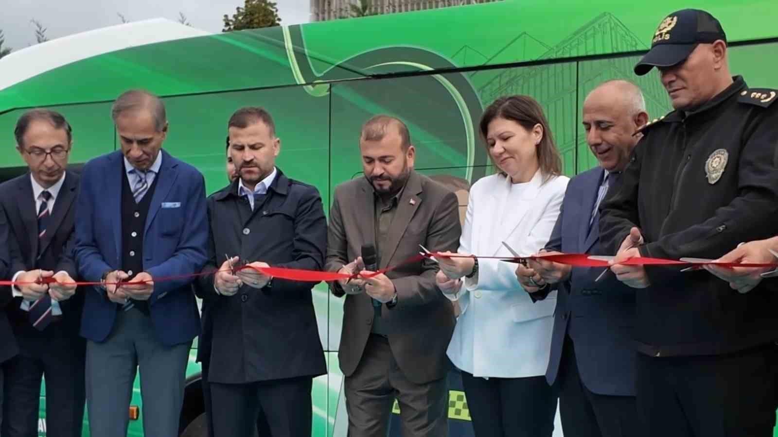 Arnavutköy’de öğrencilerin okul yolculuğuna ücretsiz elektrikli araç desteği
