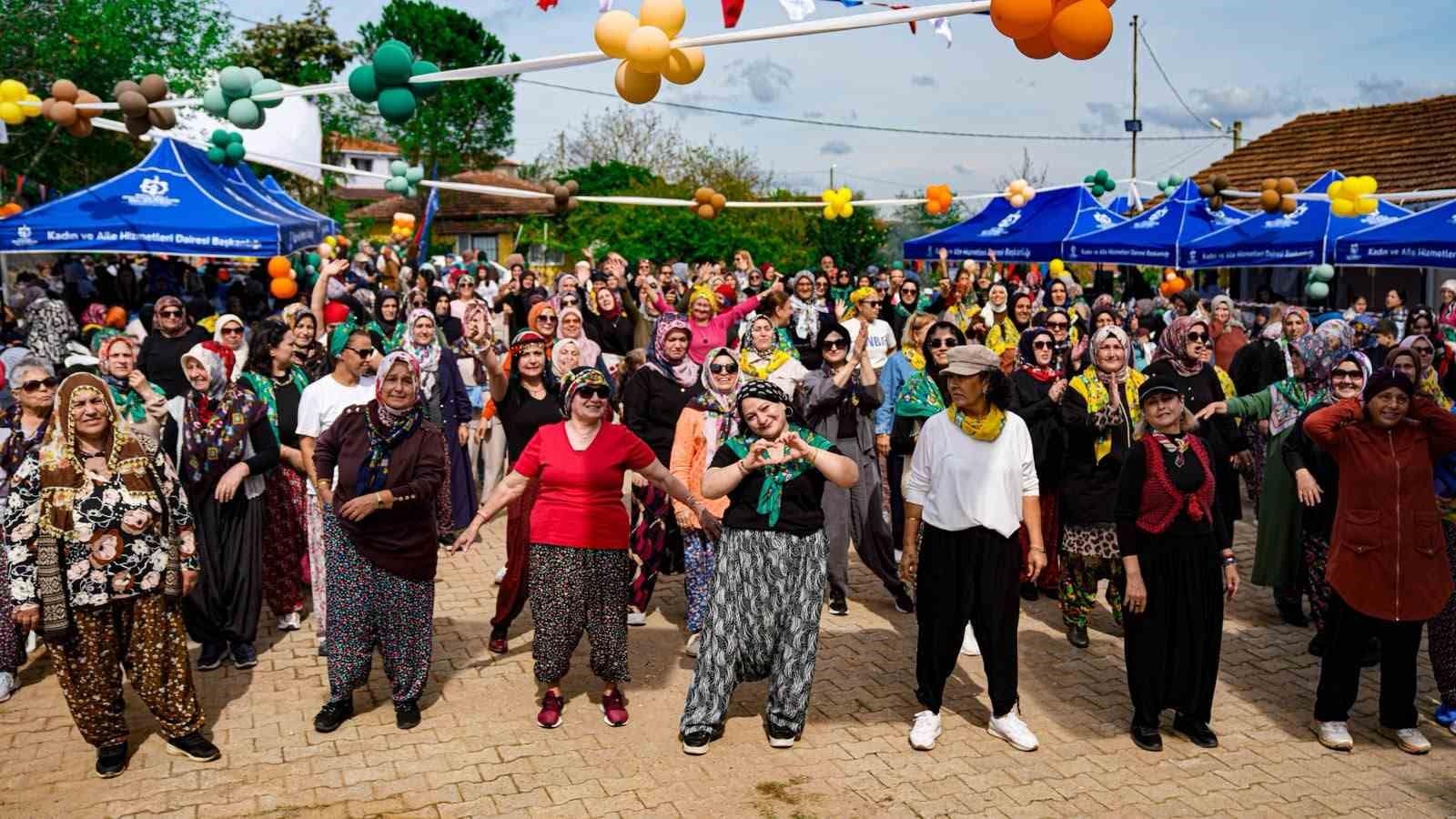 Köyde şalvarlar giyildi, müzik açıldı
