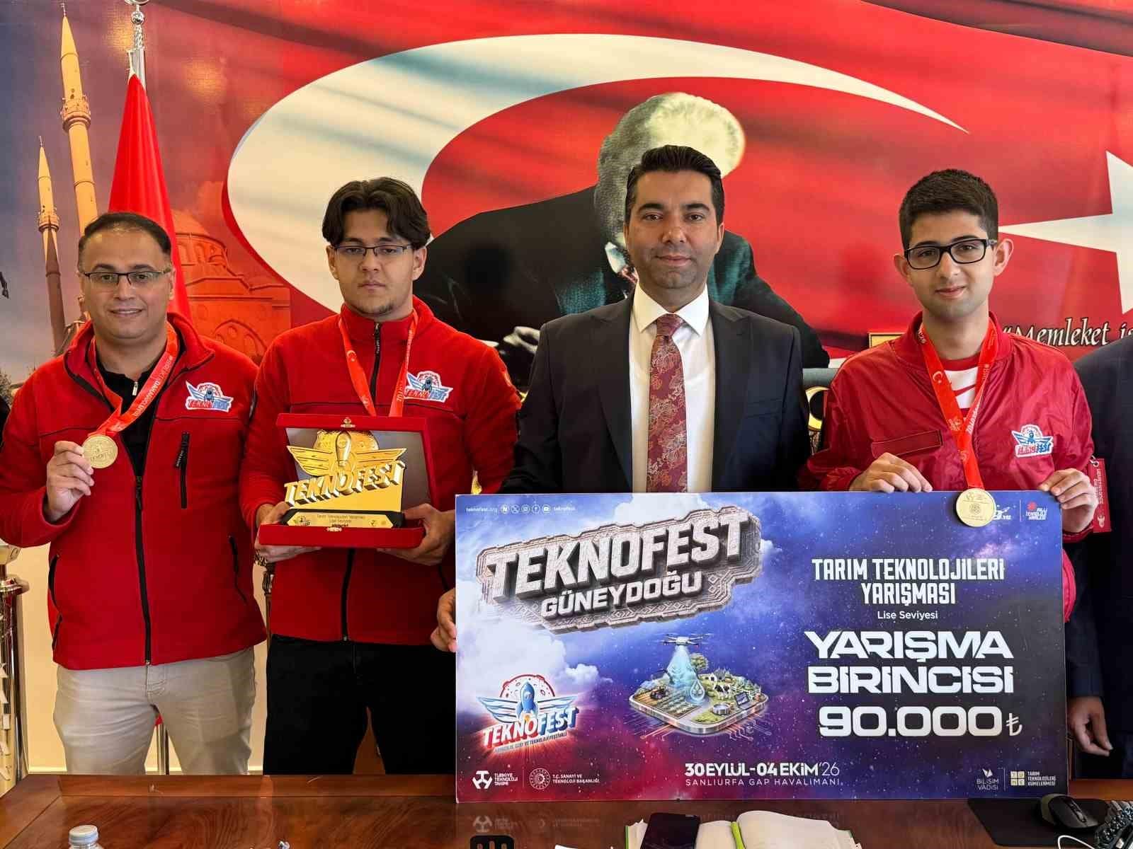 Başkan Demirci teknoloji birincisi öğrencileri ağırladı