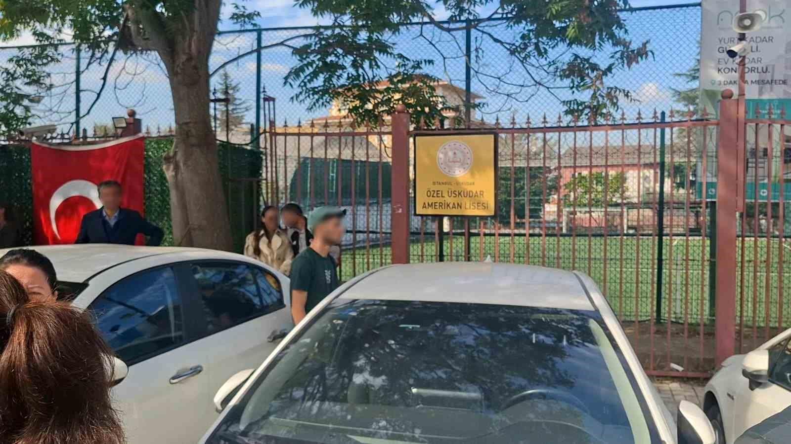 Üsküdar’da özel lisenin trafosunda yangın: Veliler basın mensubunun görüntü almasını engellemeye çalıştı