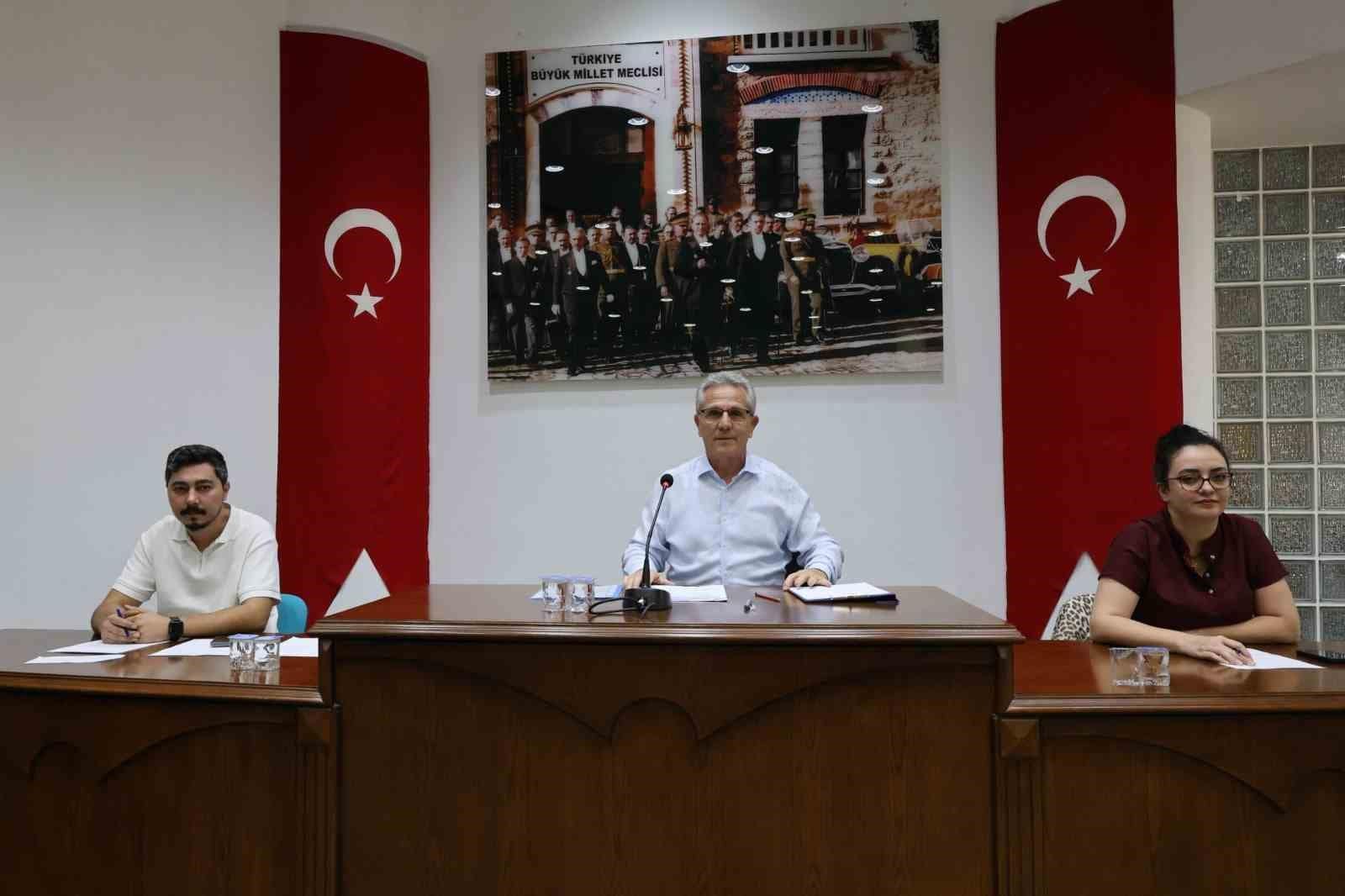 Başkan Tetik, esnafın yanında yer aldı