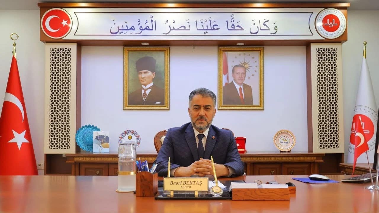 Bayburt İl Müftüsü Basri Bektaş görevine başladı