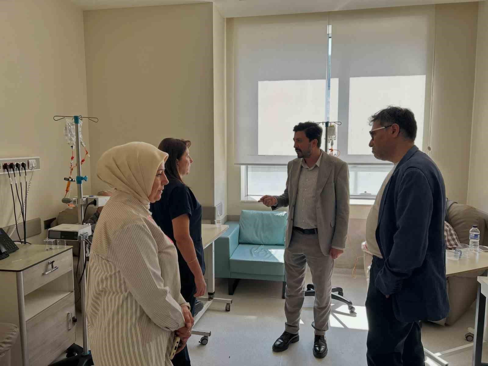 Kütahya Şehir Hastanesi’nde kemoterapi ünitesi ziyaret edildi