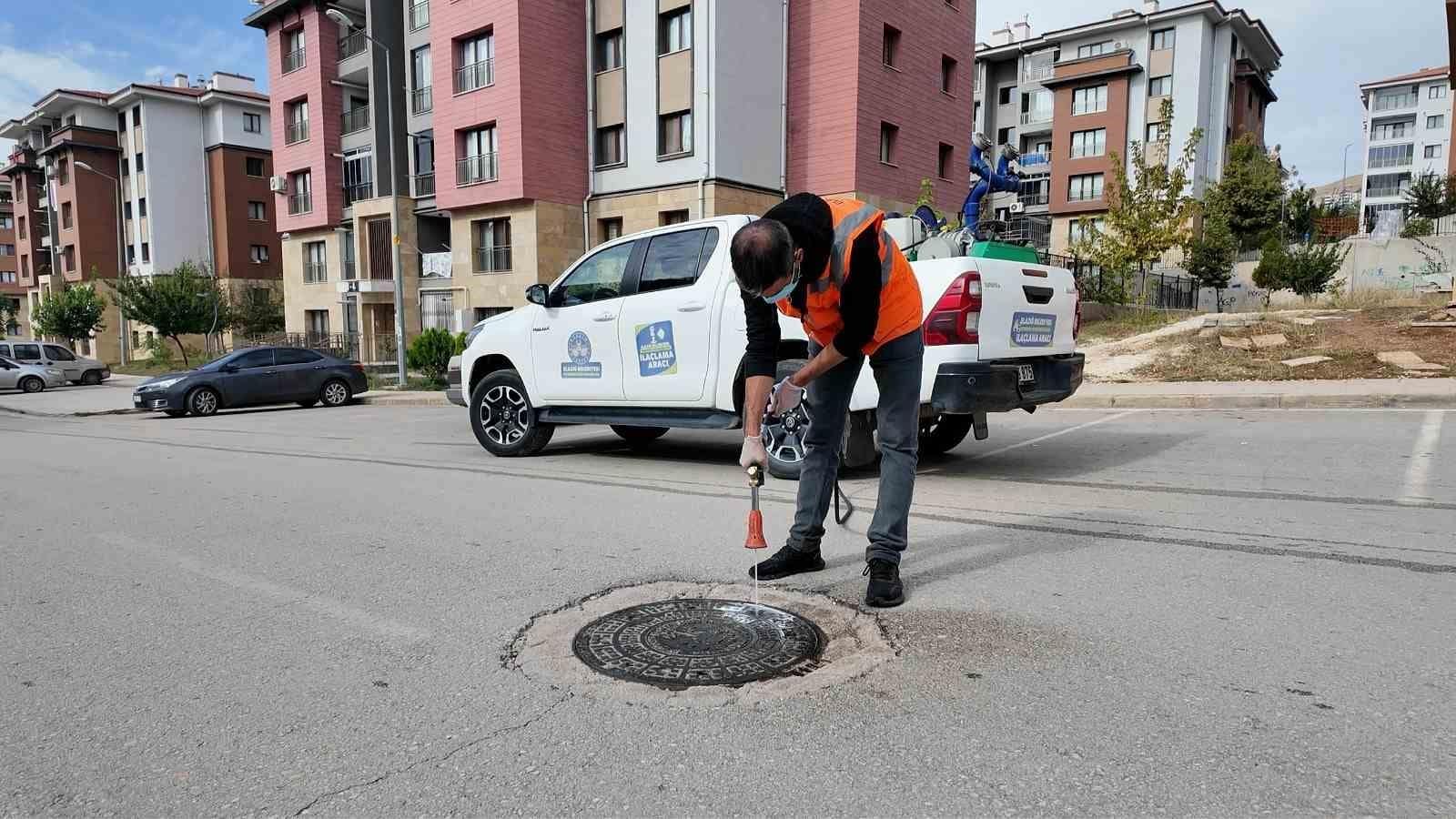 Elazığ’da larvayla mücadele sürüyor