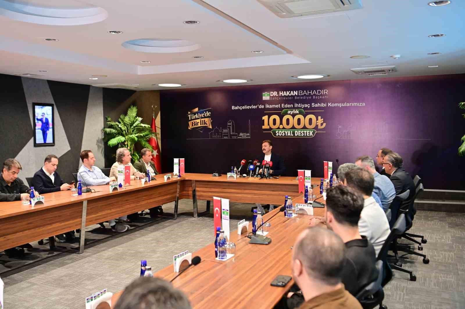 Bahçelievler’de ihtiyaç sahibi her aileye aylık 10 bin liralık düzenli destek