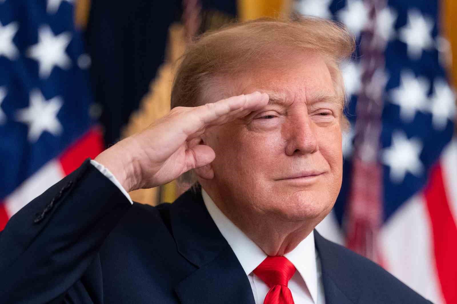 Trump: "Putin’le görüştüm, Rusya piyasaya derhal 300 bin ton dizel akaryakıt tedarik edecek"