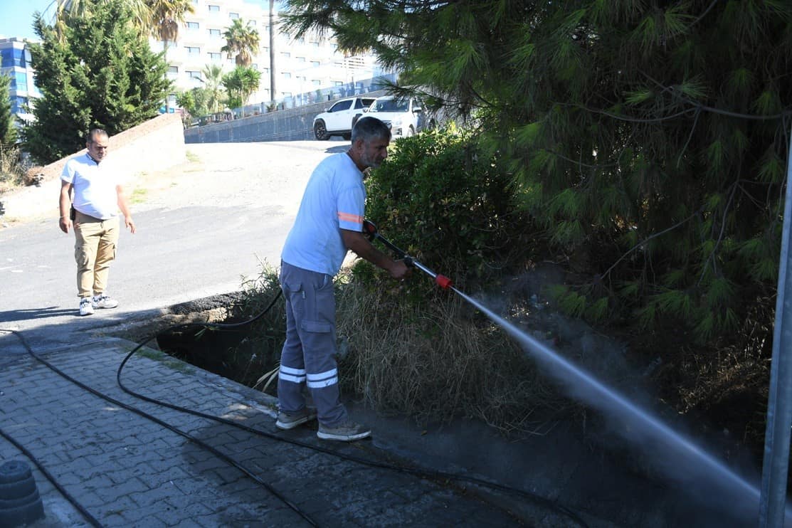 Kuşadası’nda yağmur suyu hatları yağışlara hazırlanıyor