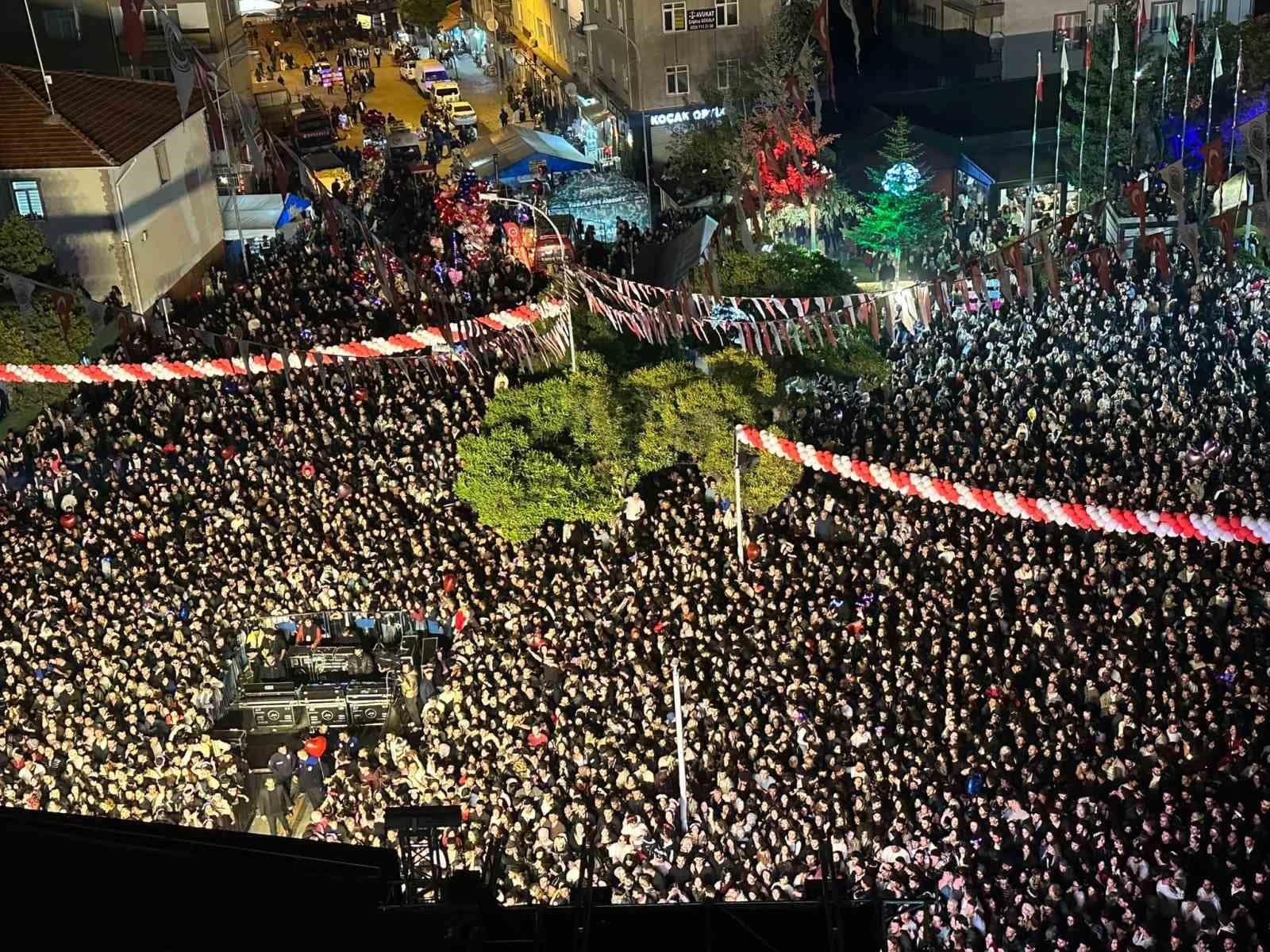 Kaman Ceviz Festivali’nde Ece Seçkin ve Poizi rüzgarı esti
