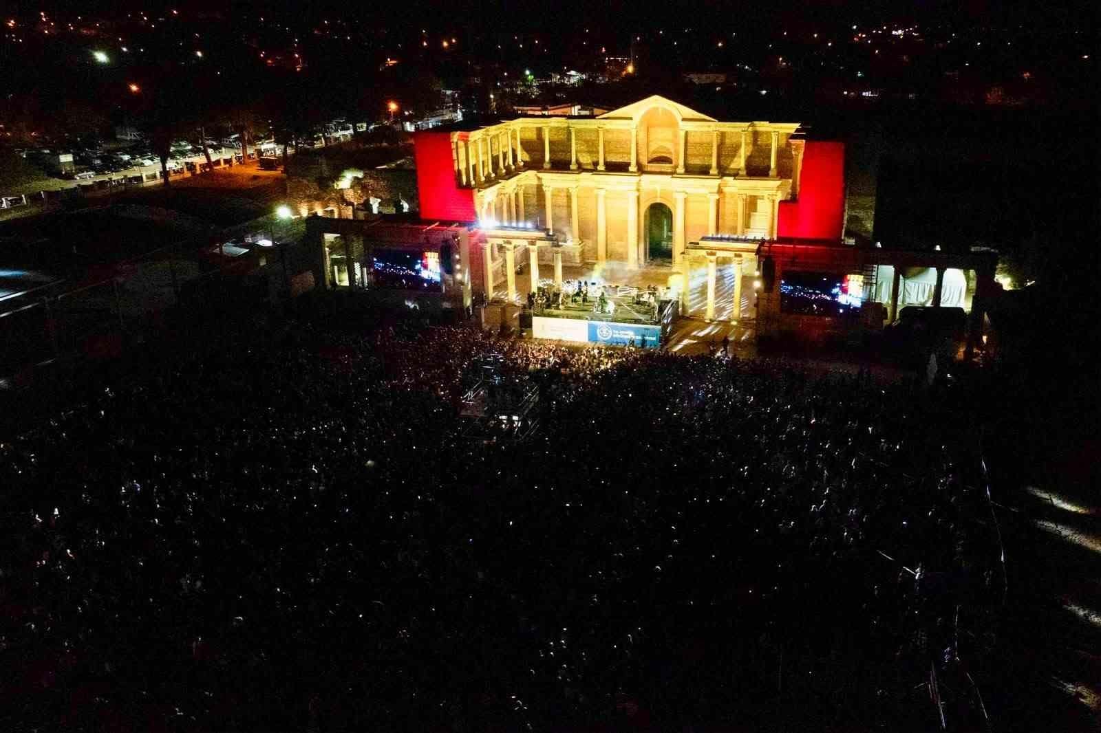 Dünya mirası Sardes’te tarihi konser