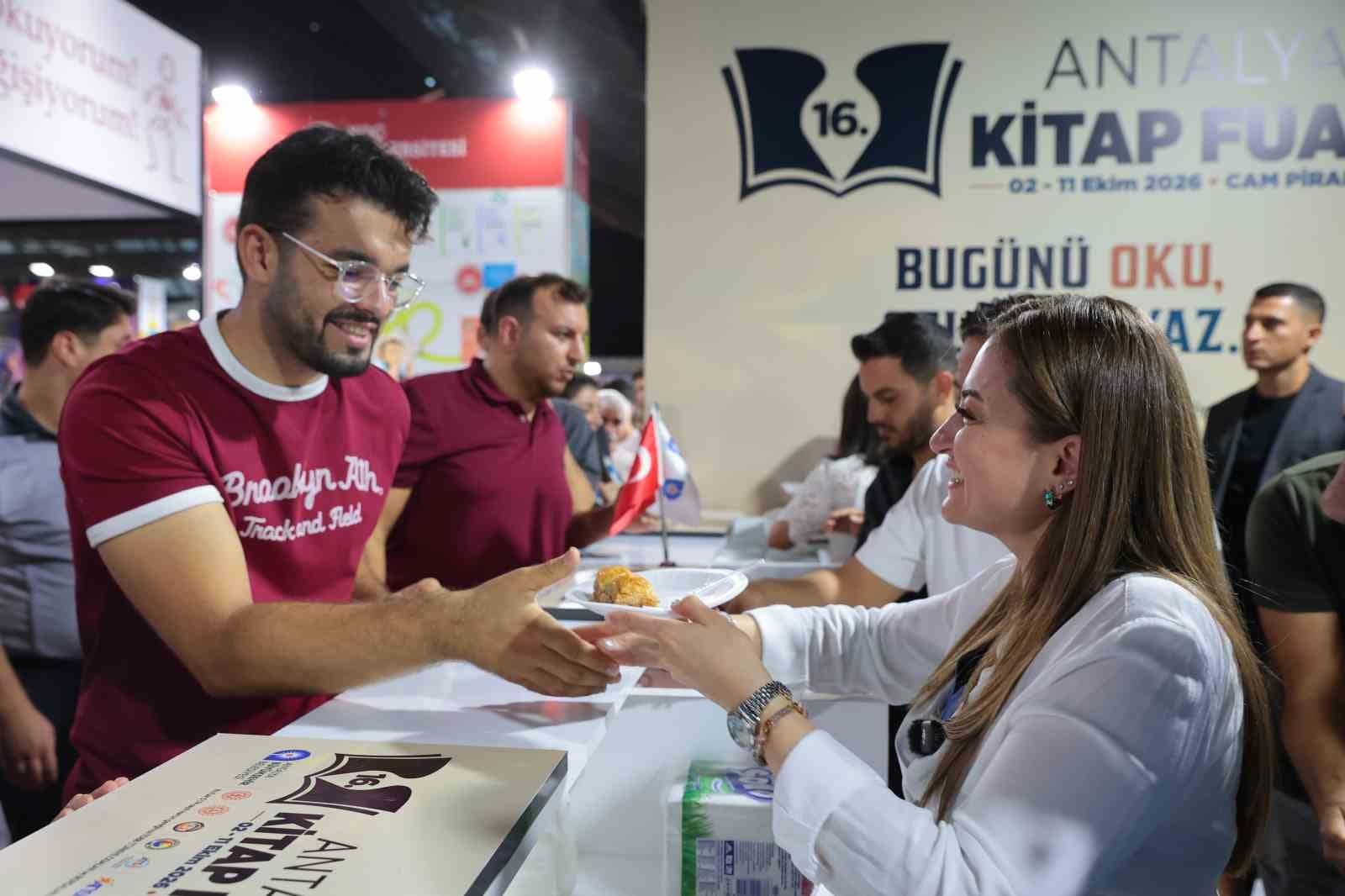 16. Antalya Kitap Fuarı’na 1 milyonu aşkın rekor katılım