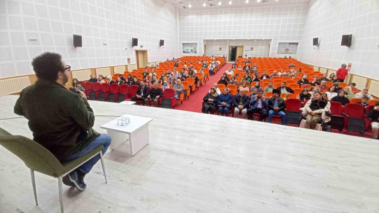 Oytun Erbaş’tan "Hayata Bir de Buradan Bak" söyleşisi