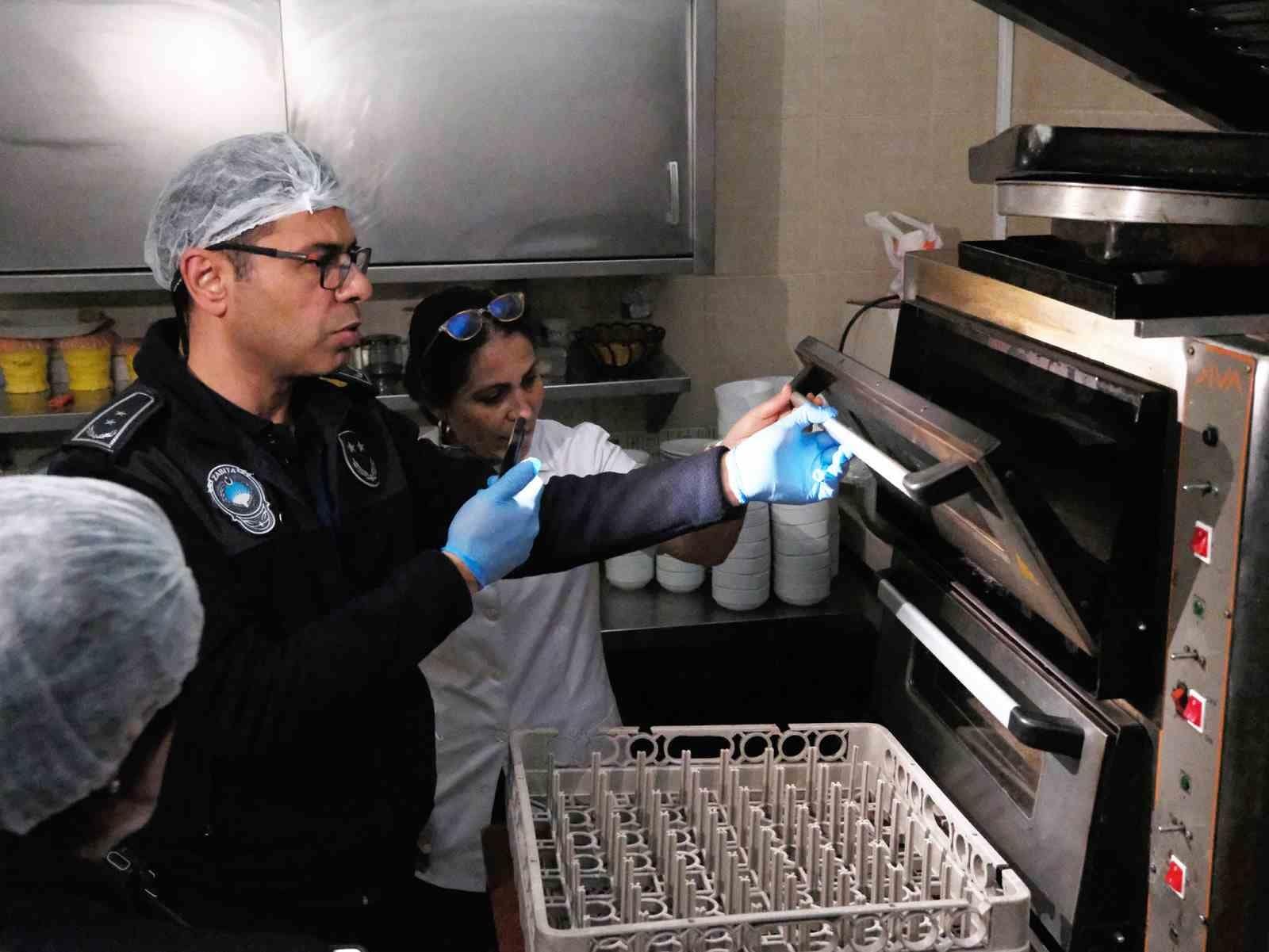 Büyükçekmece’de zabıta ekipleri okul kantinlerini denetledi