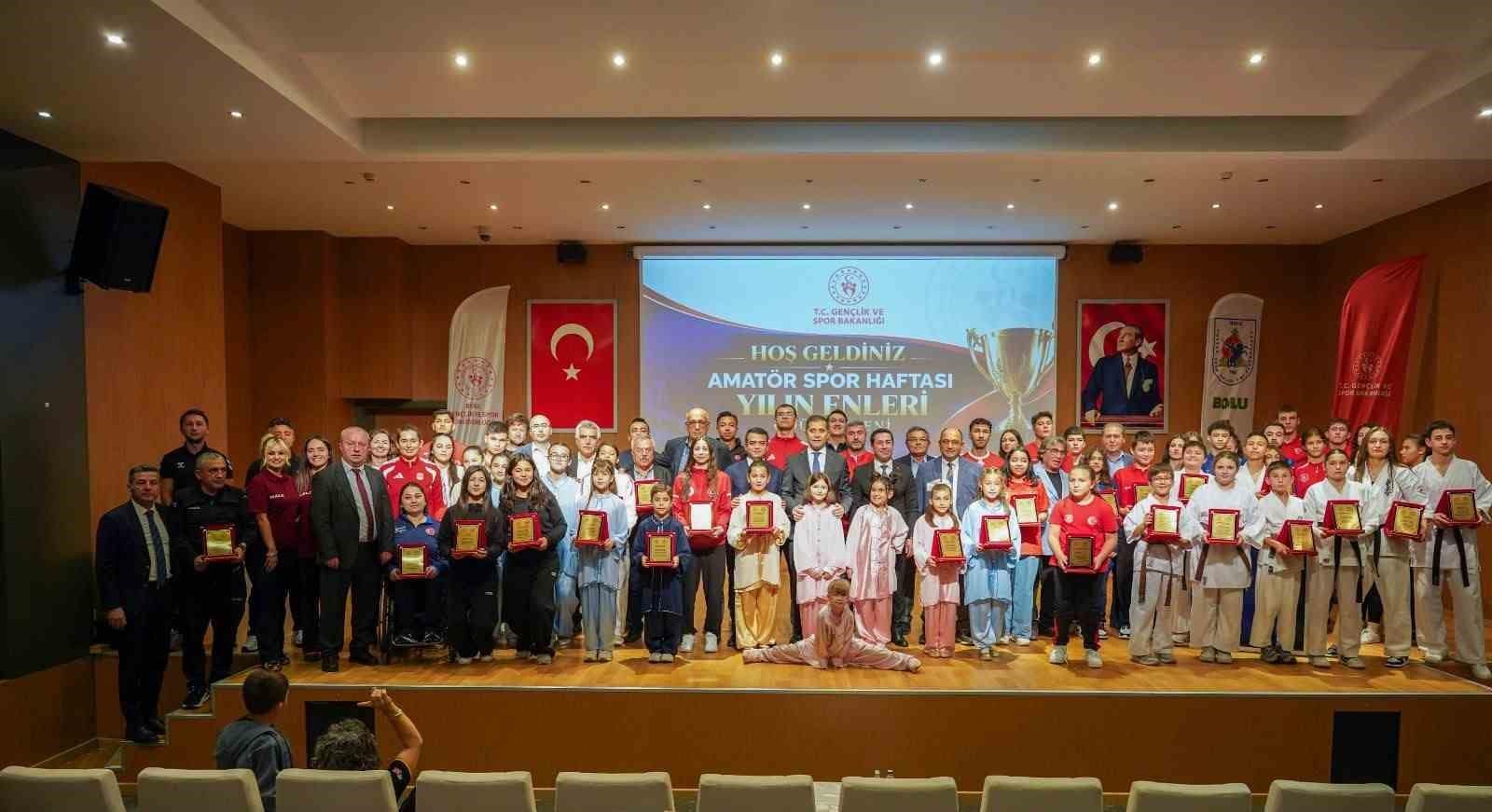Bolu’da yılın en başarılı sporcuları ödüllendirildi