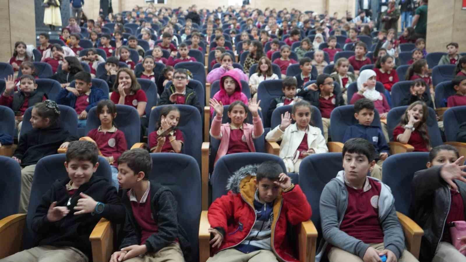 Şırnak’ta 600 çocuk tiyatro etkinliğinde buluştu