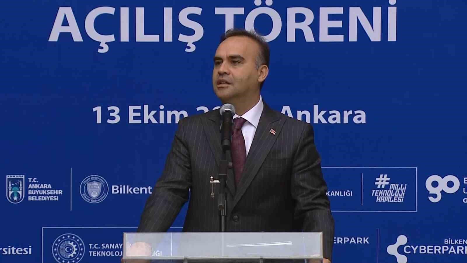 Bakan Kacır: "Şirketlerini kuracak girişimcilerimize 1 milyon 350 bin lira yatırım imkanı sunuyoruz"