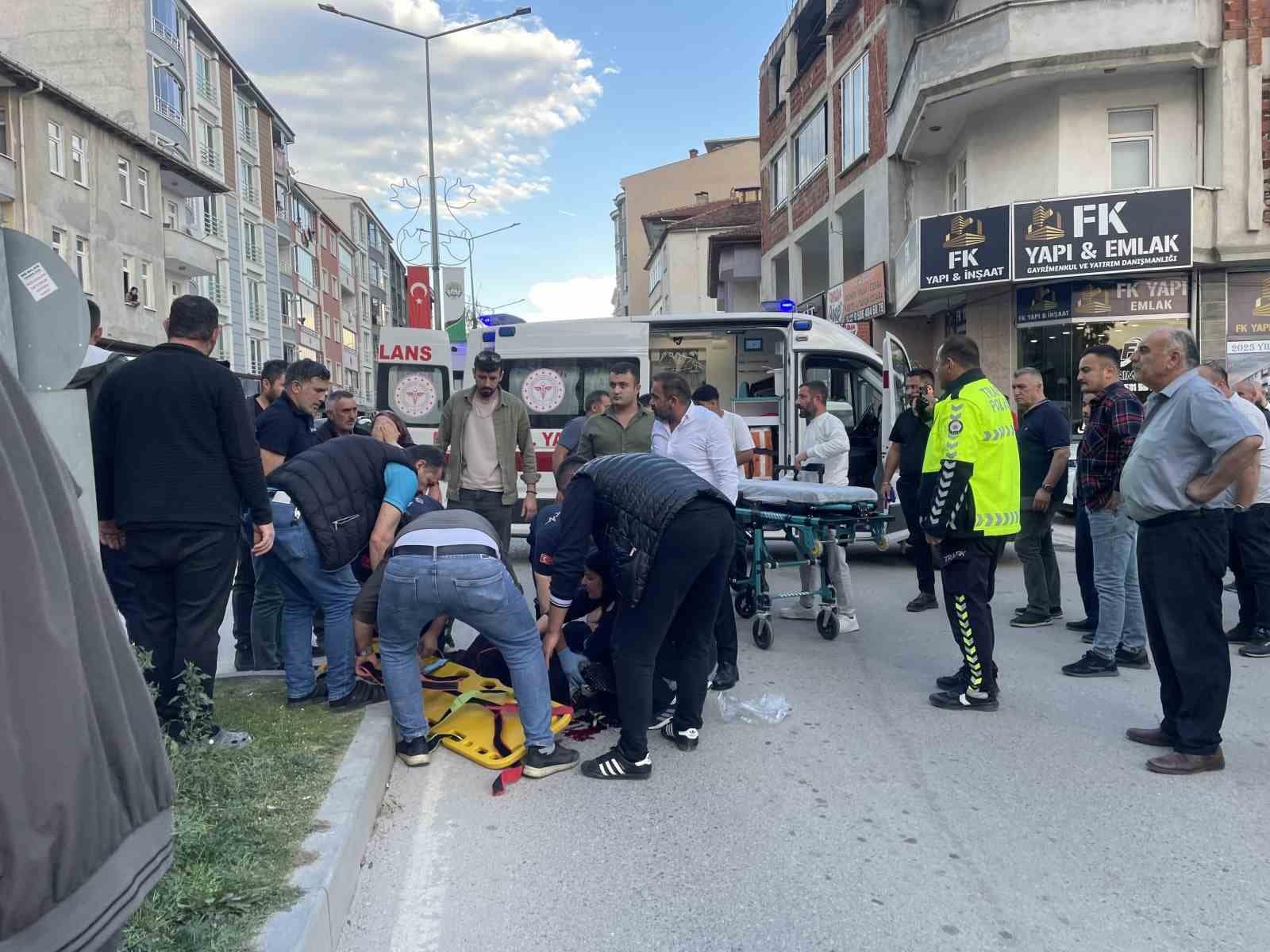 Otomobilin çarptığı kadın ağır yaralandı
