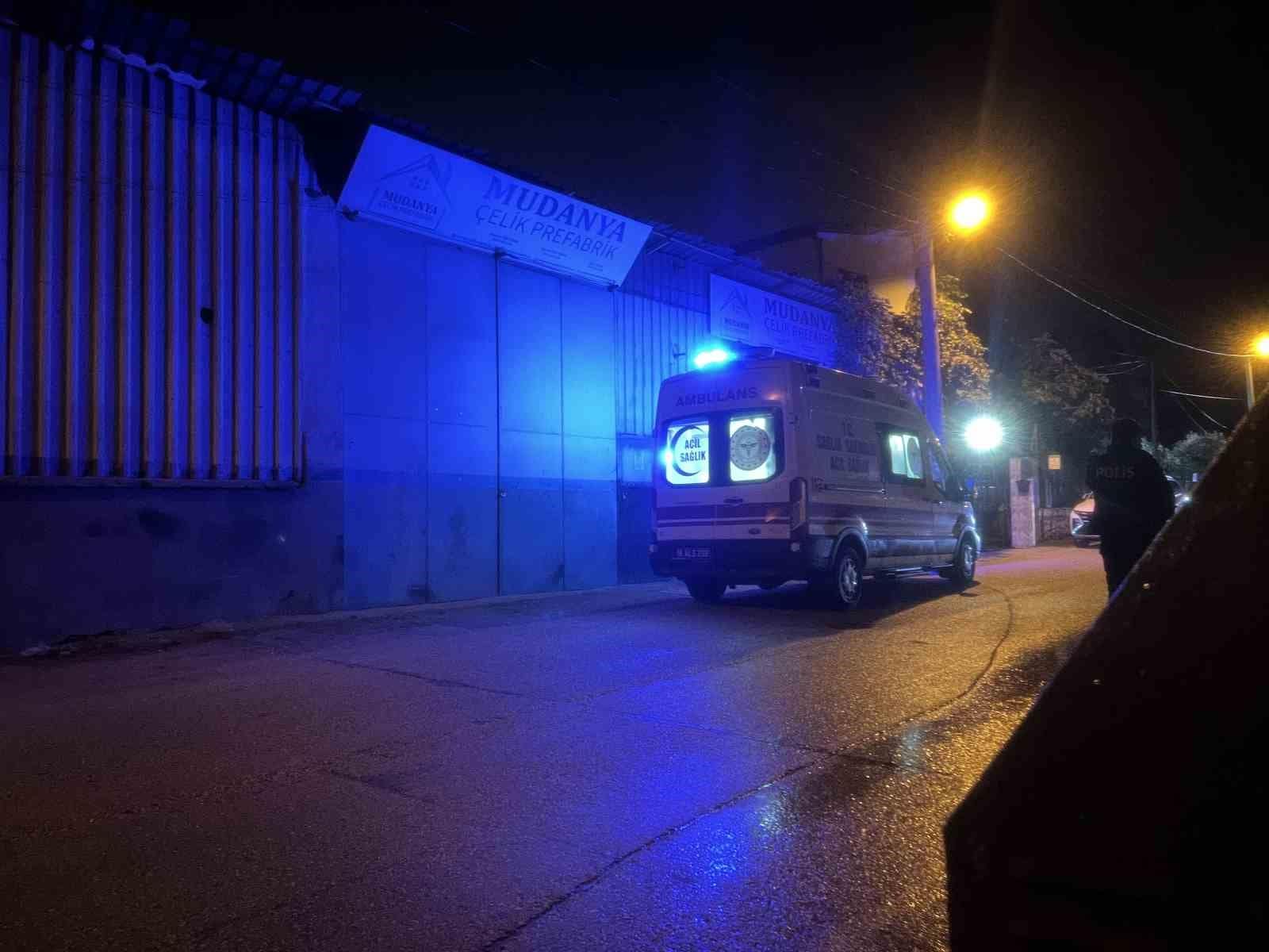 Bursa’da iş yerinin çatısından düşen adam öldü