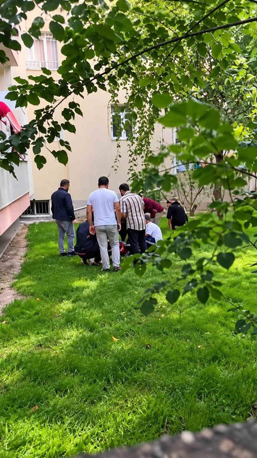 Batman’da ikinci kattan düşen 17 yaşındaki kız yaralandı