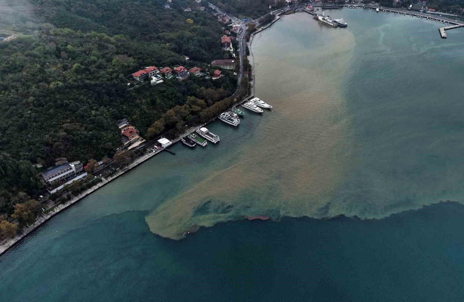 İstanbul’da yağmurun etkisiyle denizin rengi değişti: Boğaz’daki renk değişimi havadan görüntülendi