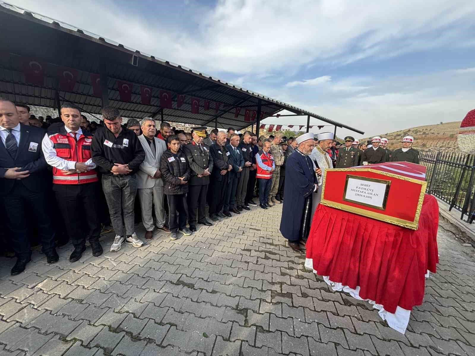 Şehit Piyade Uzman Çavuş Mustafa Aslan son yolculuğuna uğurlandı