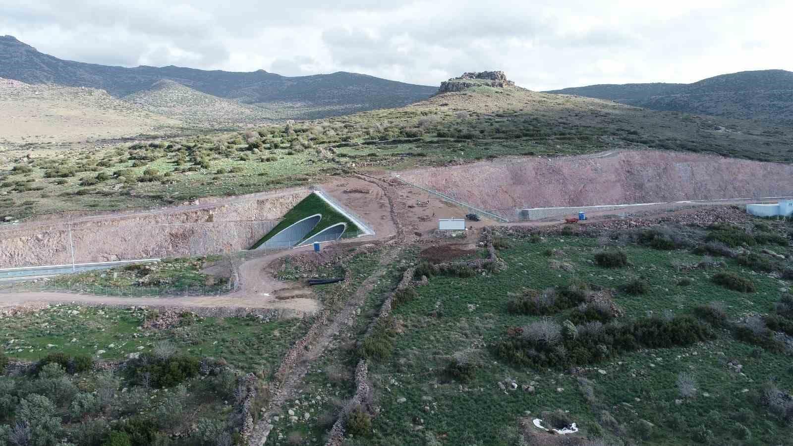 Karayolu ve demiryolunda 21 ekolojik köprü tamamlandı