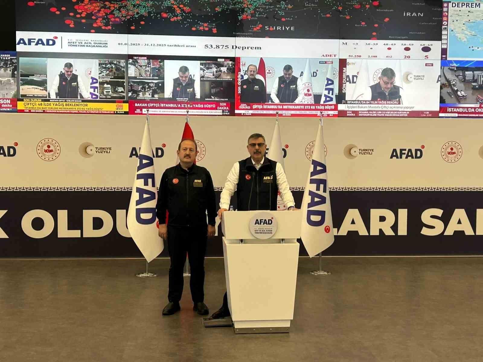 İçişleri Bakanı Çiftçi: "Arama ve kurtarma çalışmalarımız kapsamında İstanbul genelinde su baskını ve sel nedeniyle mahsur kalan 2 bin 727 vatandaşımız sağ salim tahliye edilmiştir"
