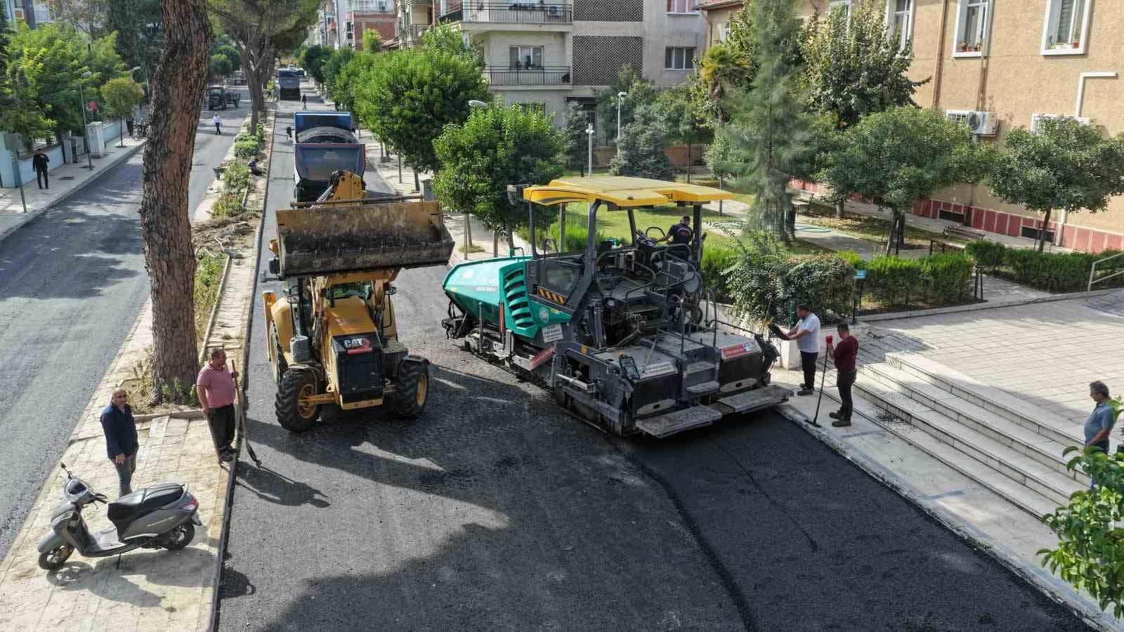 Salihli’de iki mahalleyi birbirine bağlayan Ferah Caddesi yenileniyor