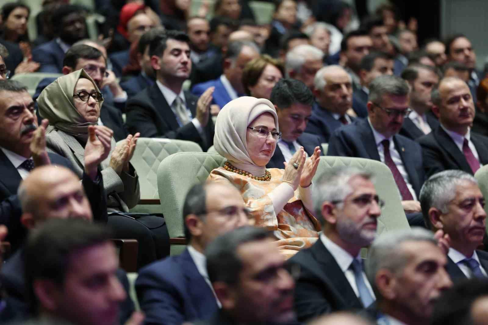 Cumhurbaşkanı Erdoğan: "Dünyaya ve Türkiye’ye başkalarının penceresinden bakanlar halen farkına varamamış olsalar da ülkemiz bugün küresel bir oyuncudur"