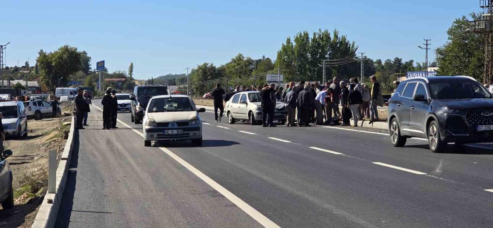 Karşıya geçmek isterken otomobilin çarptığı yaşlı adam hayatını kaybetti