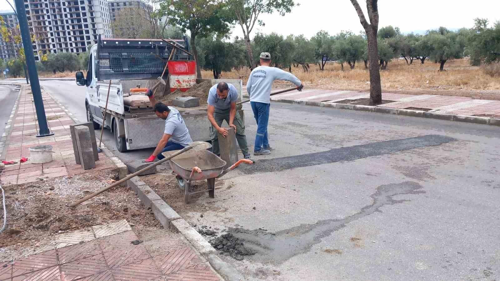 Altyapı çalışmaları sonrası tahrip olan yol ve kaldırımlar yenileniyor