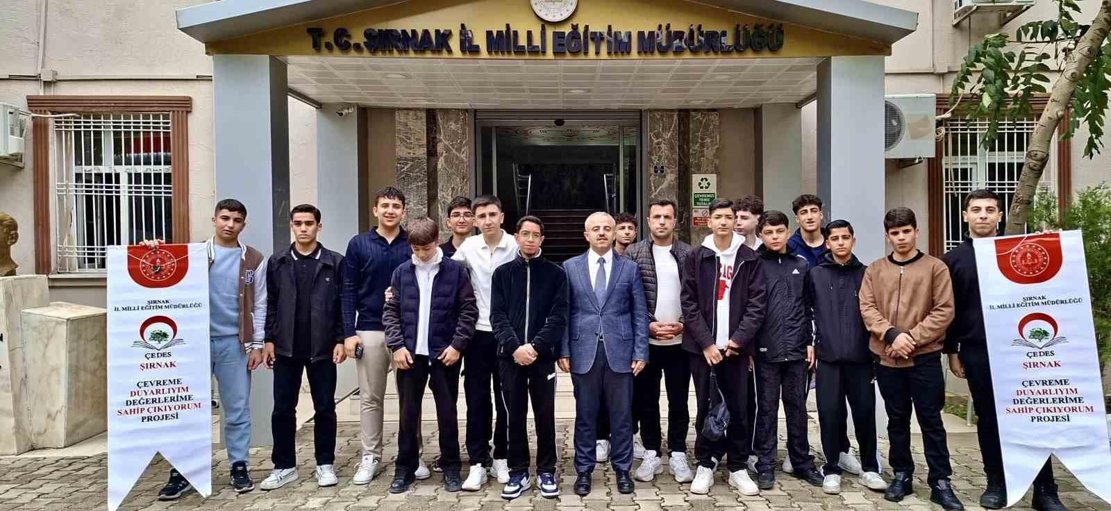 Tarihin izinden giden Şırnaklı öğrenciler Malazgirt kampına uğurlandı