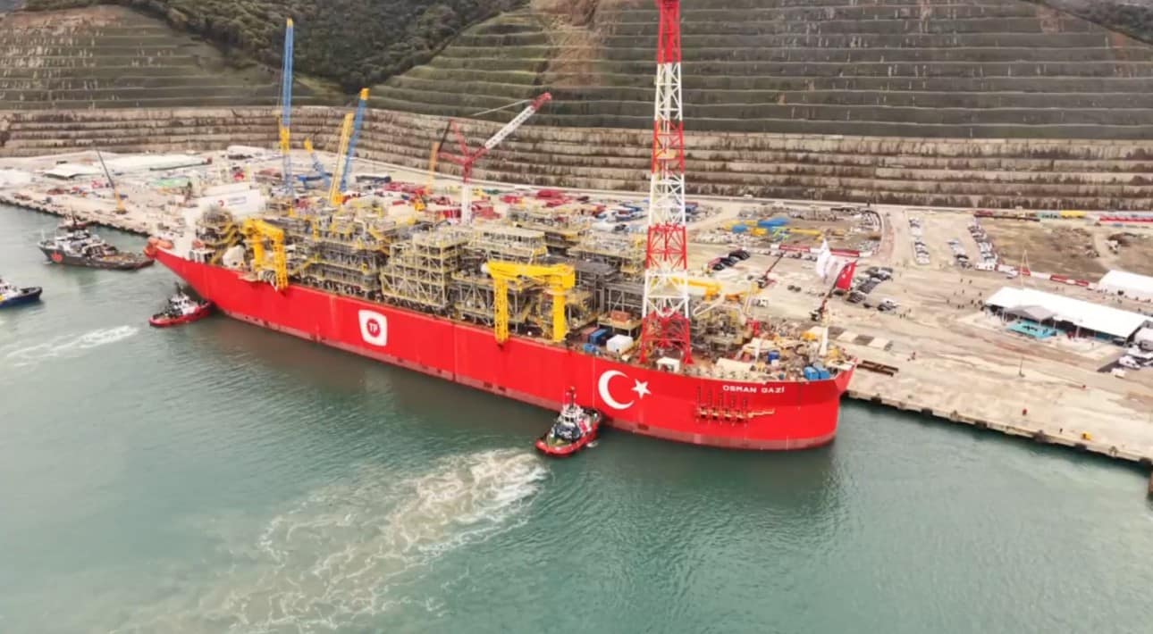 Türkiye’nin enerji gücü Osman Gazi platformu dronla görüntülendi